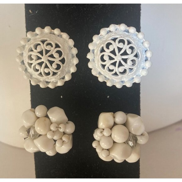 Vintage White Clip On Earrings Lot Of 2 Enamel Filigree Beaded Cluster Feminine - Picture 2 of 8